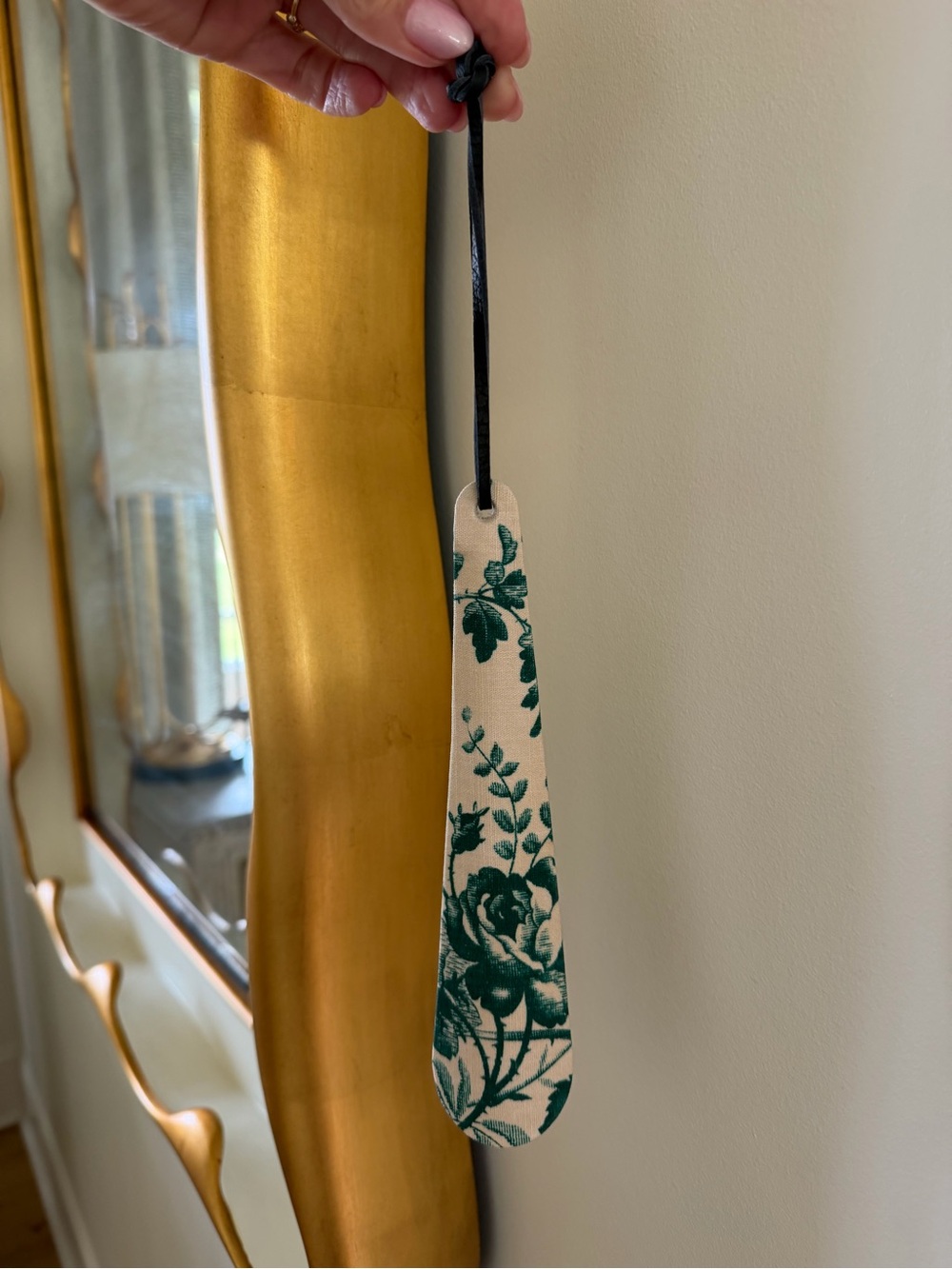 Green Floral Shoe Horn - Picture 4 of 13